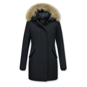 Jacka  - Använd två vintrarr/vår. Ej sliten. Köpt för 2600