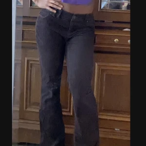 Bruna Manchester byxor  - Bruna Manchester jeans, jätte sköna! Lowwaist🌸