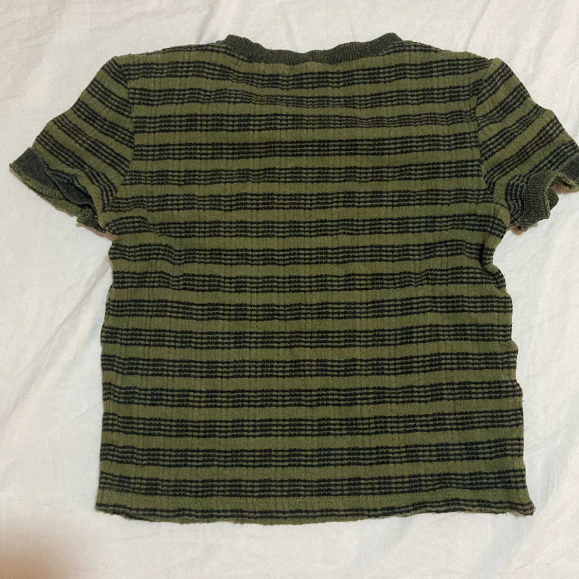 Grön t-shirt från Zara storlek S - 90