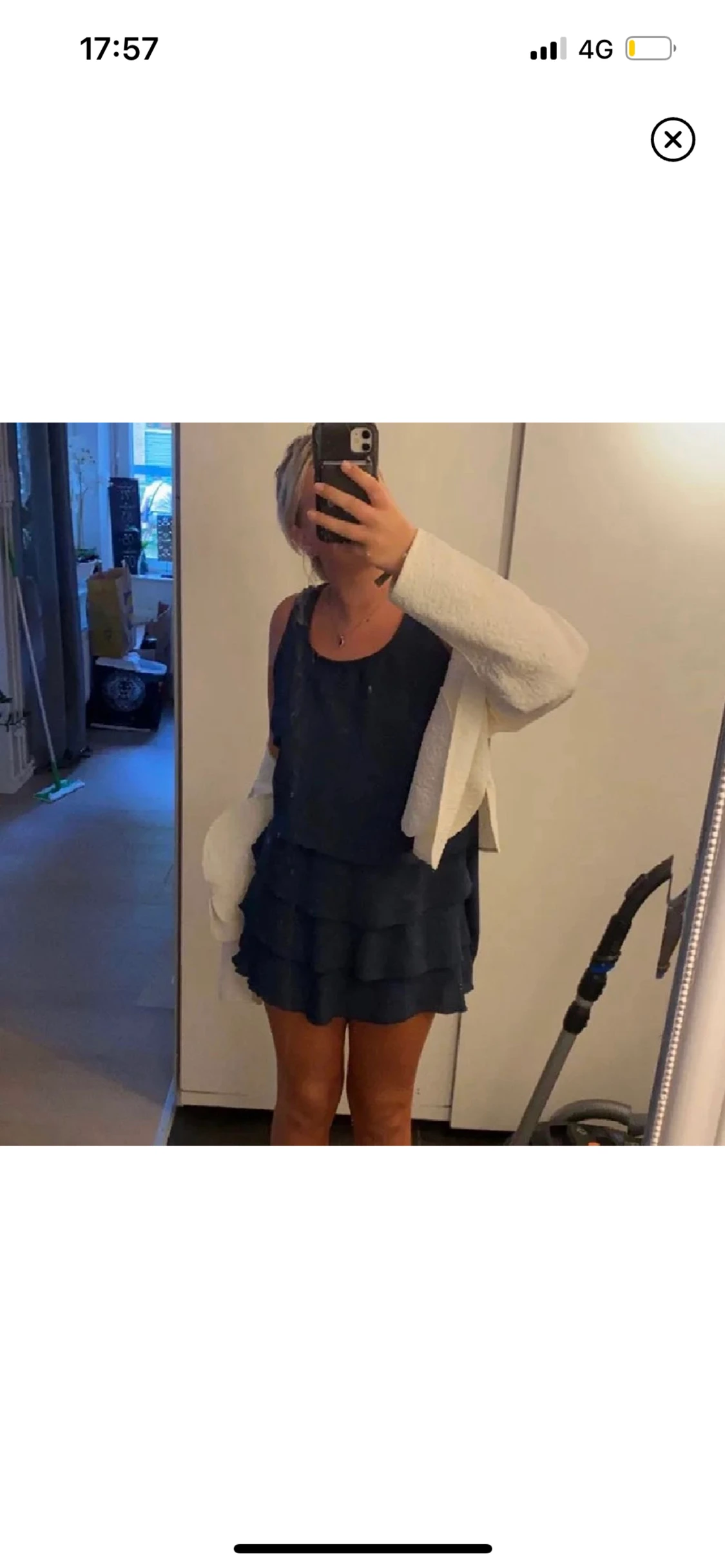 Marin blå volang klänning