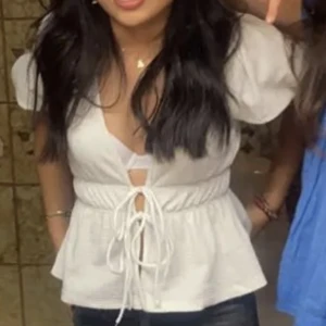 Blus - En så fin blus från Gina som passar till vardags och till fest. Skriv privat för mer info❤️