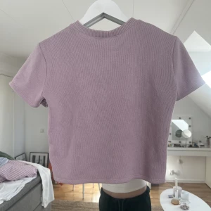 Ljus Lila topp  - En jätte fin sommar tröja som tyvärr har blivit föliten för mig💗
