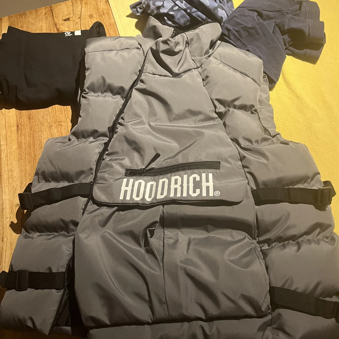 Hoodrich väst