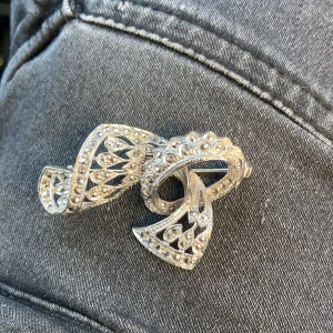 Brosch - Fin brosch i äkta silver (925)