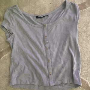 light blue sleeveless blouse good condition summer wear and ribbed