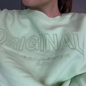 Grön tröja - Grön somrig tröja i storlek M.