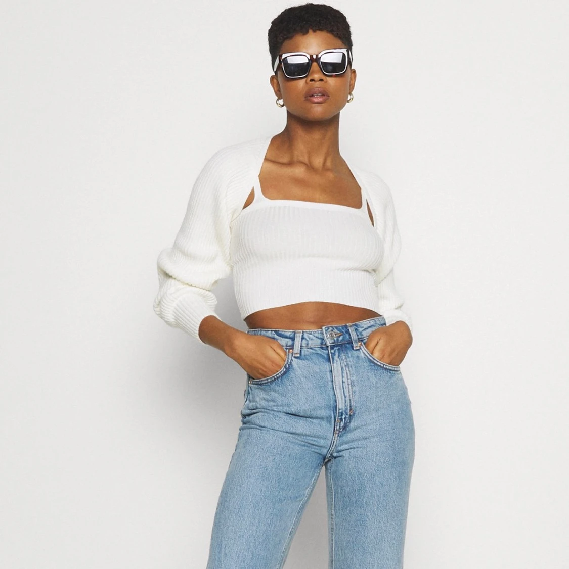 Stickade ärmar med topp - 90