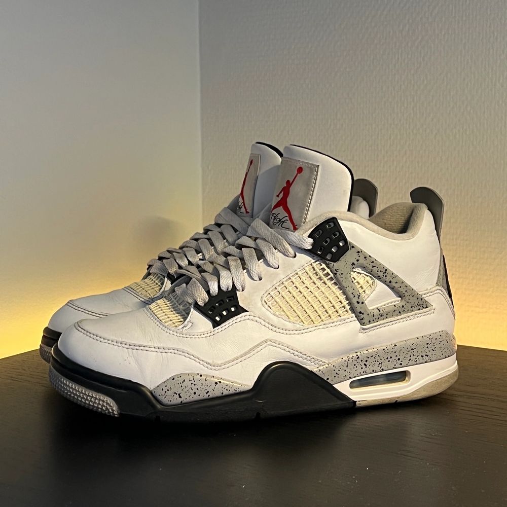 Air Jordan 4 White Cement đ€© Storlek 40 (US7) â
PopulĂ€r och tidslös modell i en klassisk fĂ€rg đ„ SlĂ€ppta 2016 đ Ăkthetsbevis finnsđ. Passar bĂ„de killar och tjejer đSkicka meddelande för frĂ„gor / fler bilder đ„. Priset Ă€r diskuterbart vid snabb affĂ€r đž. Skor.