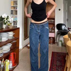 Baggy jeans - Skitnajs baggy jeans som jag precis köpt på Plick men som tyvärr inte riktigt satt som jag ville💔💔jag är 175 cm lång 💗