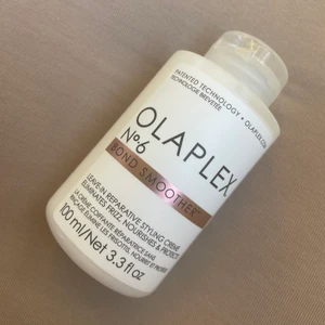 Olaplex nr 6 - Helt oanvänd och oöppnad, den är alltså helt ny. “styling leave-in creme som skyddar, reparerar, eliminerar frizz och återfuktar alla typer av hår.” Säljare står för frakt, pris kan diskuteras ❤️ Har köpt den på lyko för 329kr
