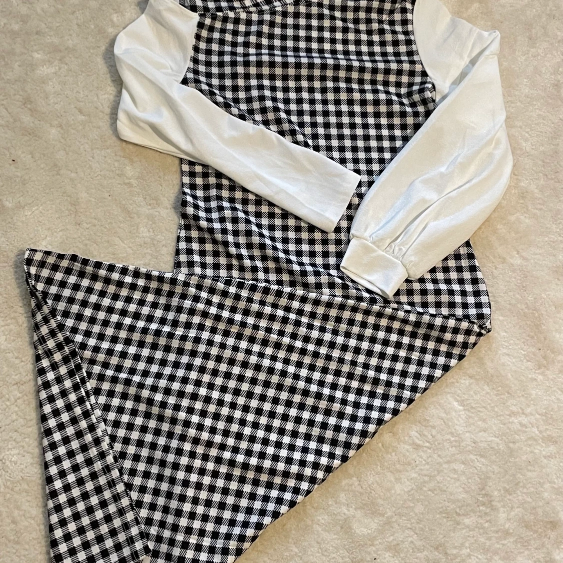 Svart, vit klänning 