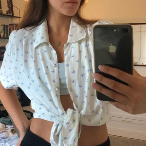 Blommig blus - Blommig skjorta/blus, luftigt och skönt material! 🕊 ❗️KONTAKTA FÖRST❗️