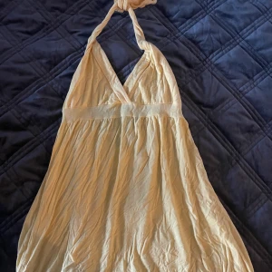 klänning  - kort snygg klänning som sitter jättebra