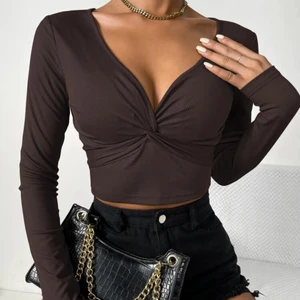 Topp  - Fin topp från shein som är helt ny i storlek S precis som på bilden. Kan fixa bild på också om det önskas 