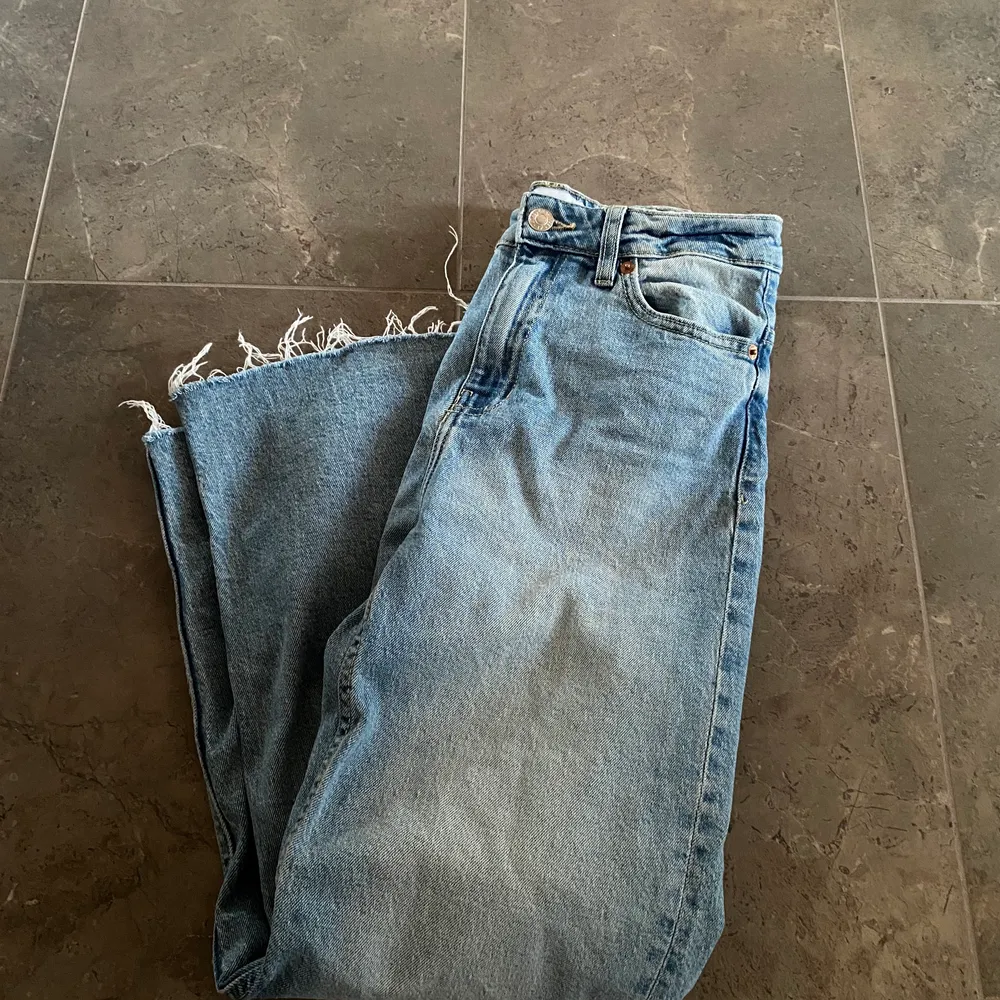 Jeans ifrån lager 157 i modellen lane, storlek XS                          Hör av dig om du har någon fråga 💙. Jeans & Byxor.