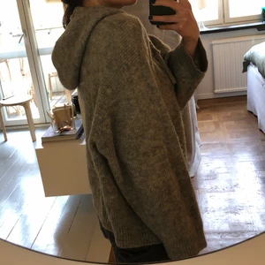 Alpacka/ull hoodie 🦙 - Skönaste och mysigaste hoodien. Otroligt mjuk. Fint skick 🥰 Oversize. 