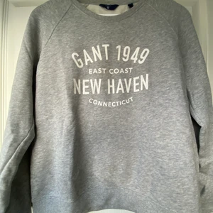 Långärmad från GANT.  - Tröja i 100% bomull från GANT. Tröjan är i bra skick trotts att den är använd tiotal gånger. 