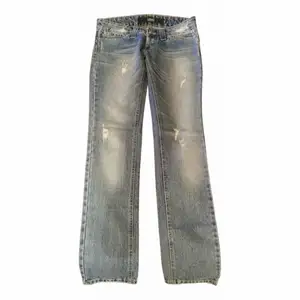 Lågmidjade jeans från Versace. (Lånade bilder från förra säljaren). Italiensk 42,(eu 38) dock små i storleken. 