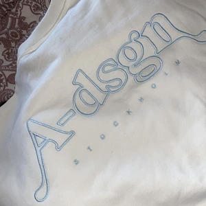 A-DSGN sweater  - Helt ny adsgn sweatshirt! Off white 🤍 