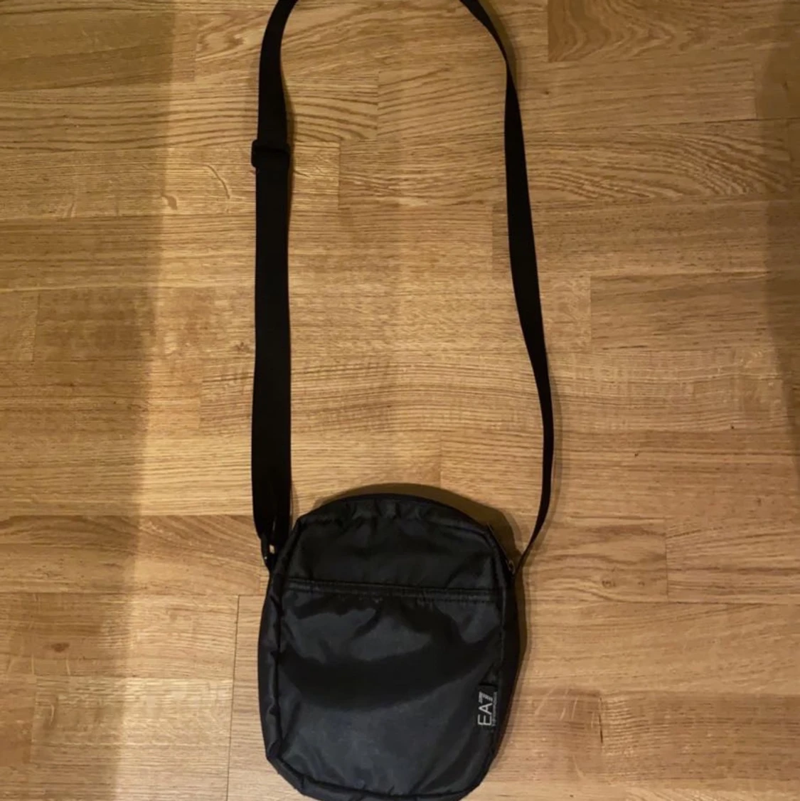 Emporio Armani väska,går och ändra strlk - 90