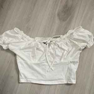 Topp från shein  - Fin topp från shein, aldrig använd 🤍