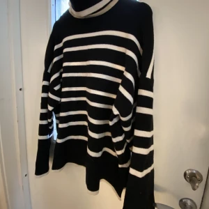 Randig tröja  - Aldrig använd 