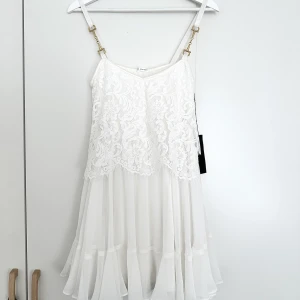 Ny! Ida Sjöstedt Precious Dress Nypris 1499:- Prislapp kvar! strl M - Ny! Ida Sjöstedt Precious Dress i strl M med prislapp kvar!