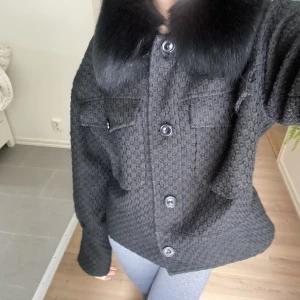 Meotine jacka  - Intressekoll på min meotine jacka strl S/M som inte går att köpa längre, fint skick! Skriv för fler bilder💕 1800kr + frakt 