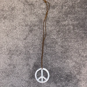peace halsband - snygg halsband med peace märke på🐺😋