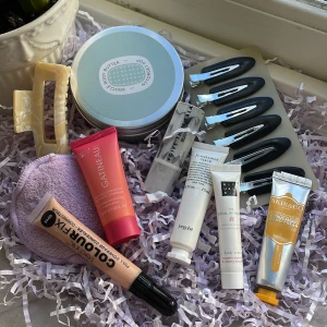 Vårbox  - Har gjort en liten vårbox av saker jag inte fått till användning.200 kr för allt 