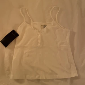 Brandy Melville linne - Linne från Brandy Melville. Aldrig använt, lappen är kvar. Skulle säga att det passar xs-m.  Ps. Hela setet finns att köpa!💕