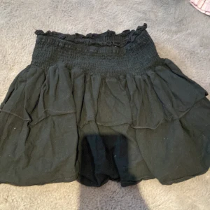  Snygg kjol -  Jättesnygg kjol då kommer den inte till användning och den är oanvänd!!!💝❤️‍🩹❤️‍🩹❤️‍🩹 