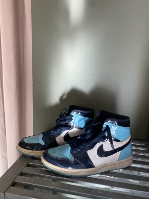 Jordan  - Säljer dessa jordans. 