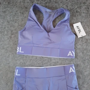 AYBL träningsset  - Oanvänt träningsset stl M på byxor och M på topp.