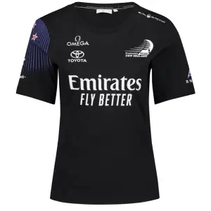 Sail Racing t-shirt som e helt ny skick använt den bara en gång som en oversize tröja  nypris 600kr Pris kan diskuteras 