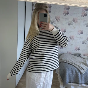 randig sweatshirt  - randig tröja från zara (tryck inte på köpa nu!!)