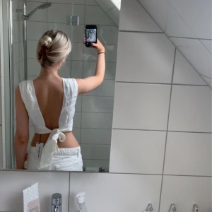 Linnetopp med knytning, amaliestar x nakd - Slutsåld och säljer pga lite förstor för mig💓💓💓