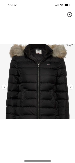 Tommy Hilfinger  - Säljer min fina jacka i storlek S . Knappt använd. Nypris 2499kr