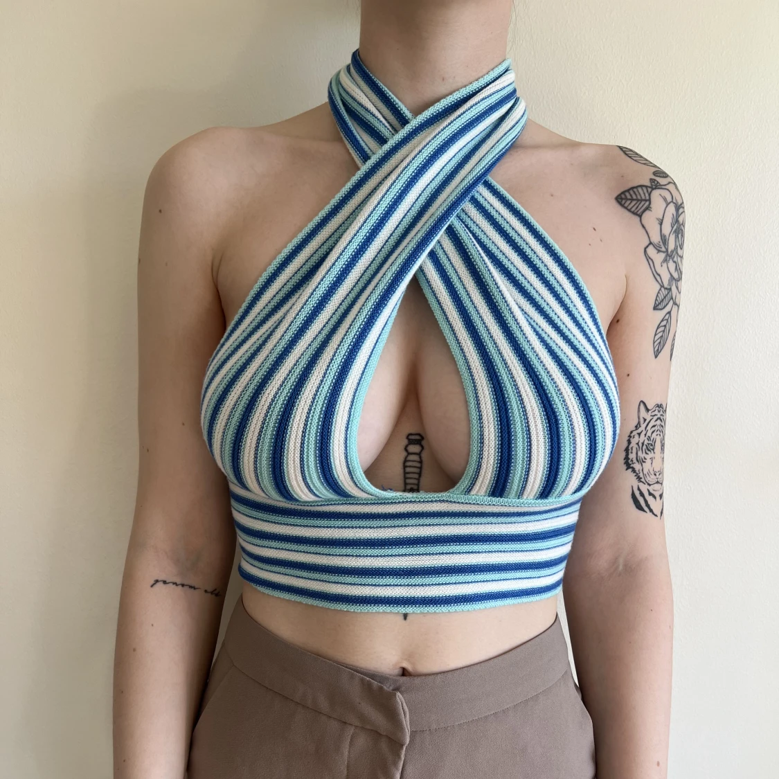 Stickad halterneck blå