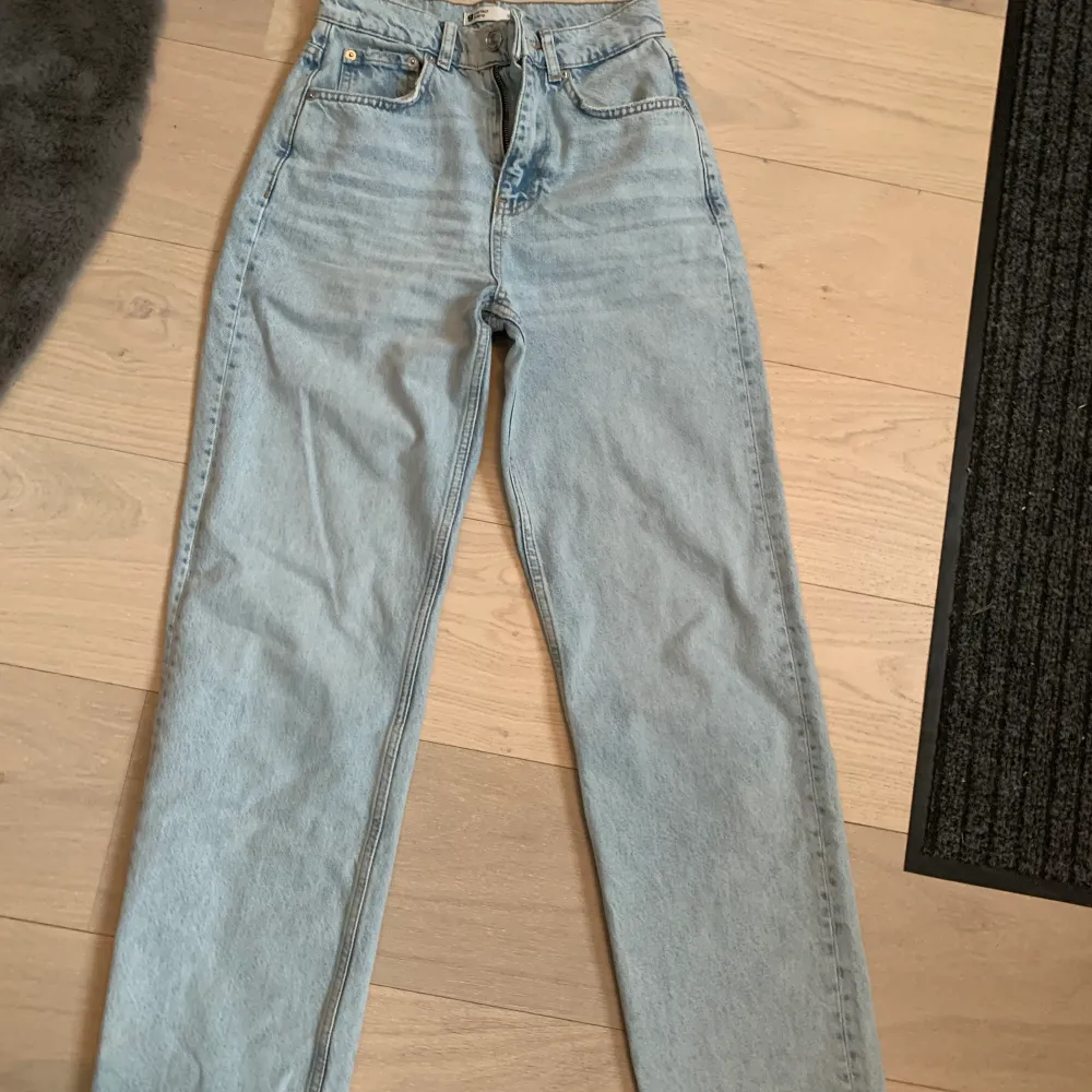 Jätte fina jeans använd 2-3ggr . Jeans & Byxor.