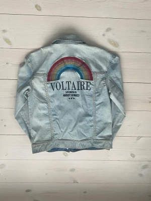 Zadig Voltaire jeansjacka - Zadig Voltaire jeansjacka i xs/s, något oversize, i nyskick💕
