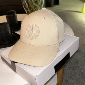 Stone island keps - Använd ett fåtal gånger men är som ny🤩