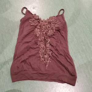 Y2k topp - Passar så fin på kroppen och sitter xxs_ s