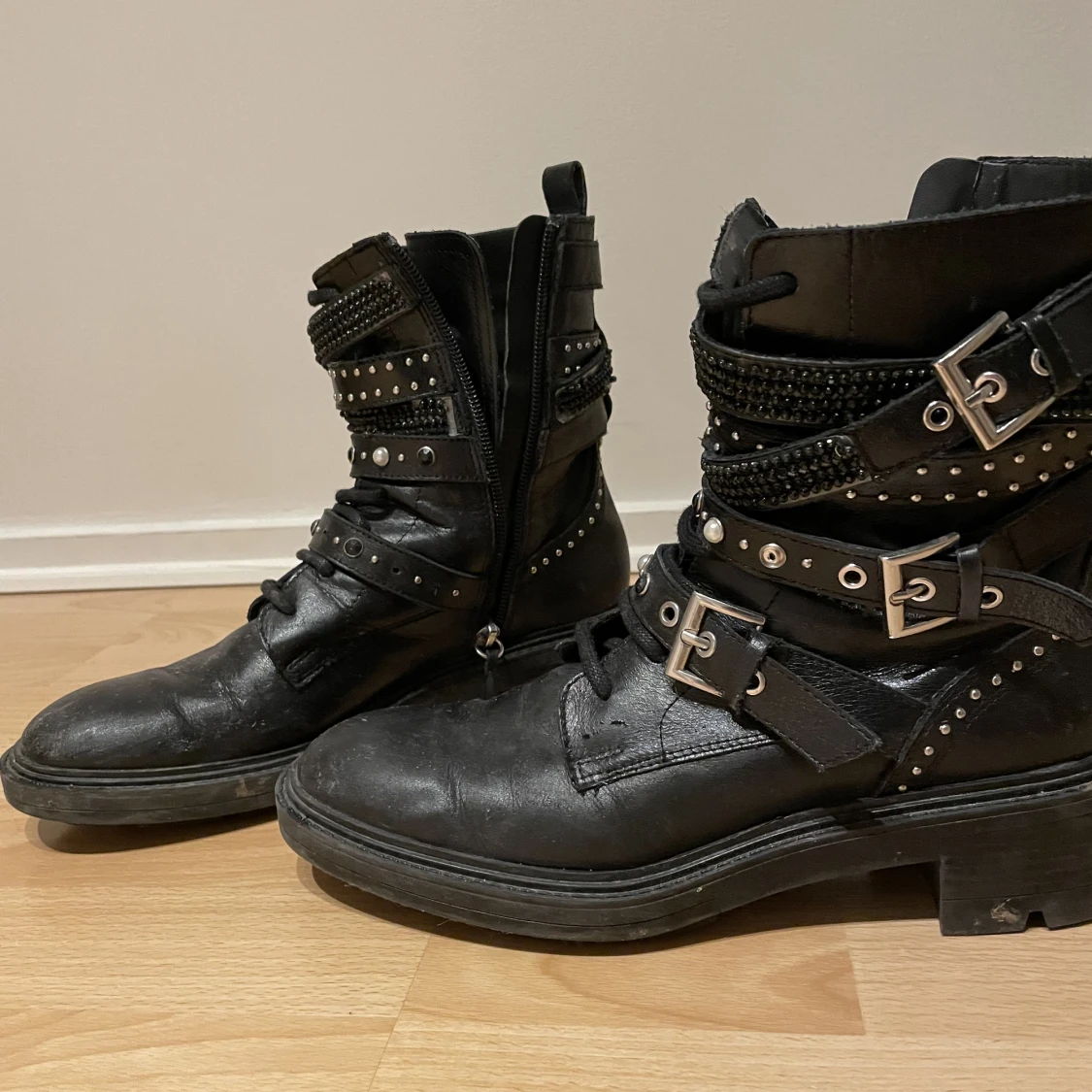 Zara boots med detaljer - 90