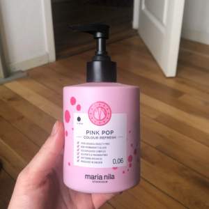 Maria Nila colour refresh i pink pop. Ca 80% kvar av produkten