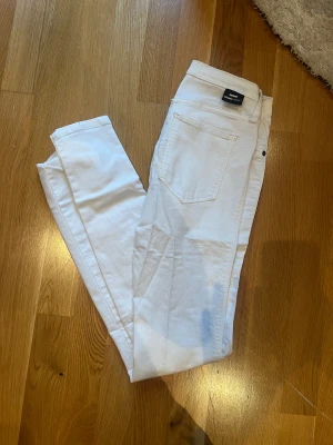 Low wais jeans  - Jeans från dr denim! Kan fraktas eller mötas upp!