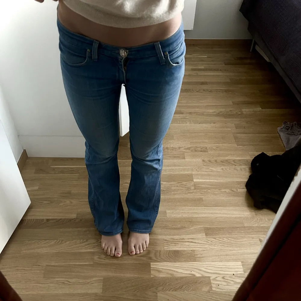 Super snygga jeans , använder dom inte längre. 💕. Jeans & Byxor.