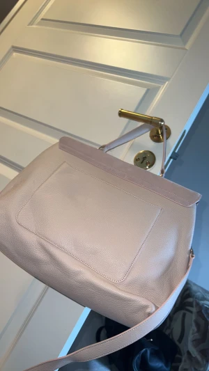 Väska  - Jätte fin väska aldrig använd helt ny 
