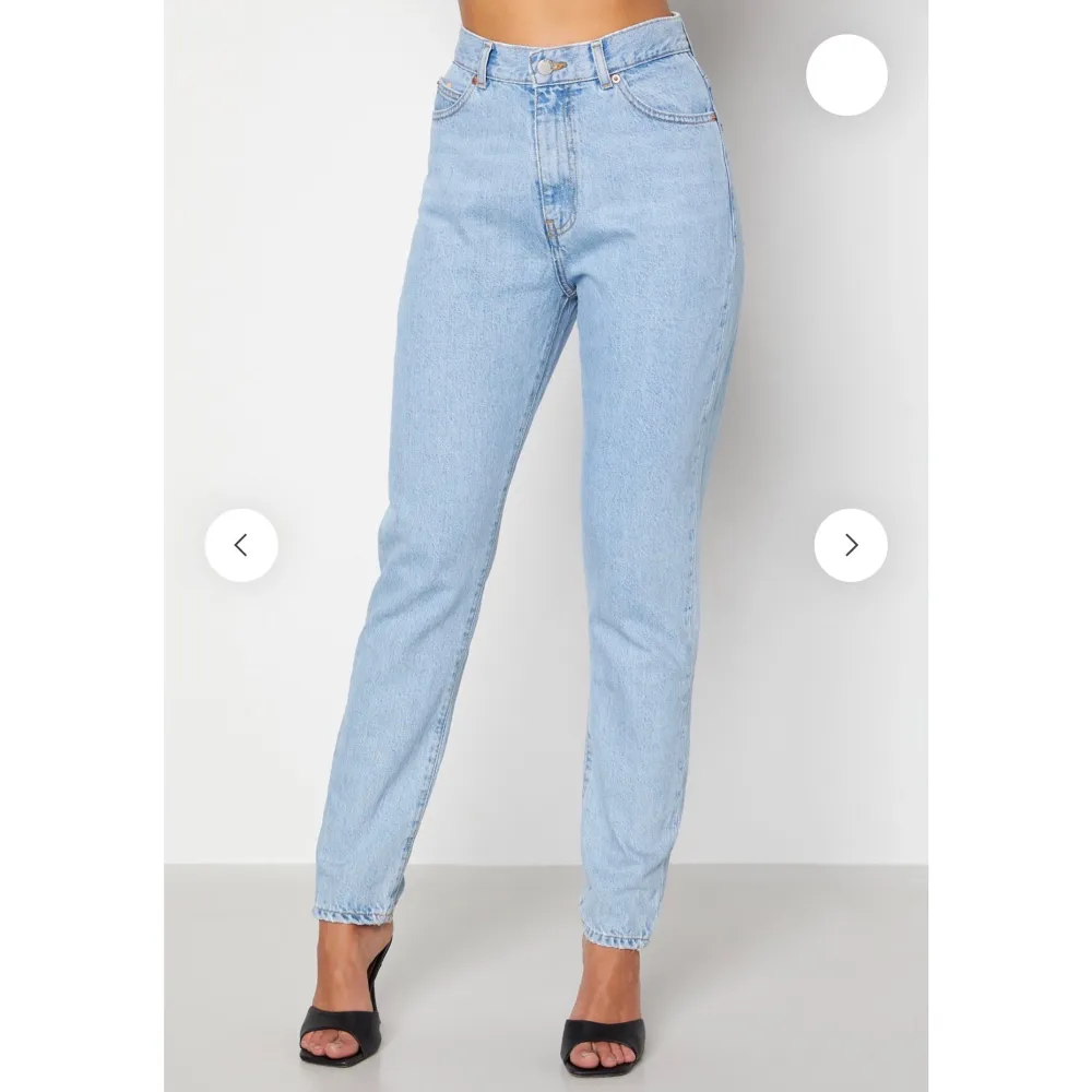 Funderar på att sälja dessa fina jeans från Dr.denim i modellen ”Nora”. Använda 1 gång, tog av lappen och kunde därav inte lämna tillbaka dom. (små i storleken). Jeans & Byxor.