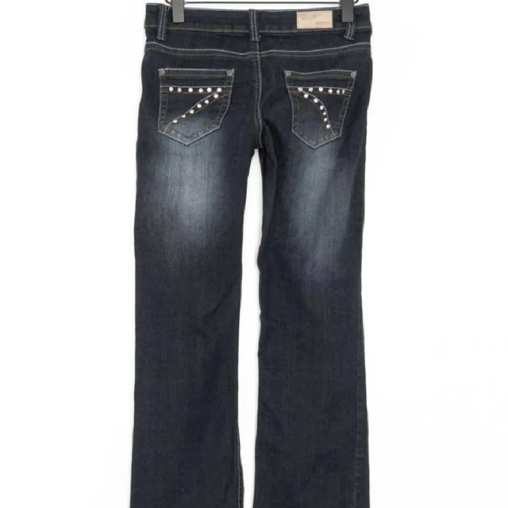 Lågmidjade bootcut jeans från Arizona.. Jeans & Byxor.
